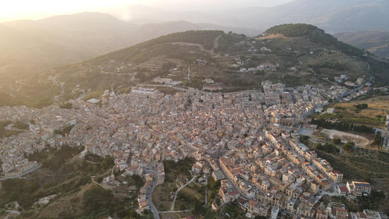 La Dimora Di Segesta B&B 칼라타피미 외부 사진