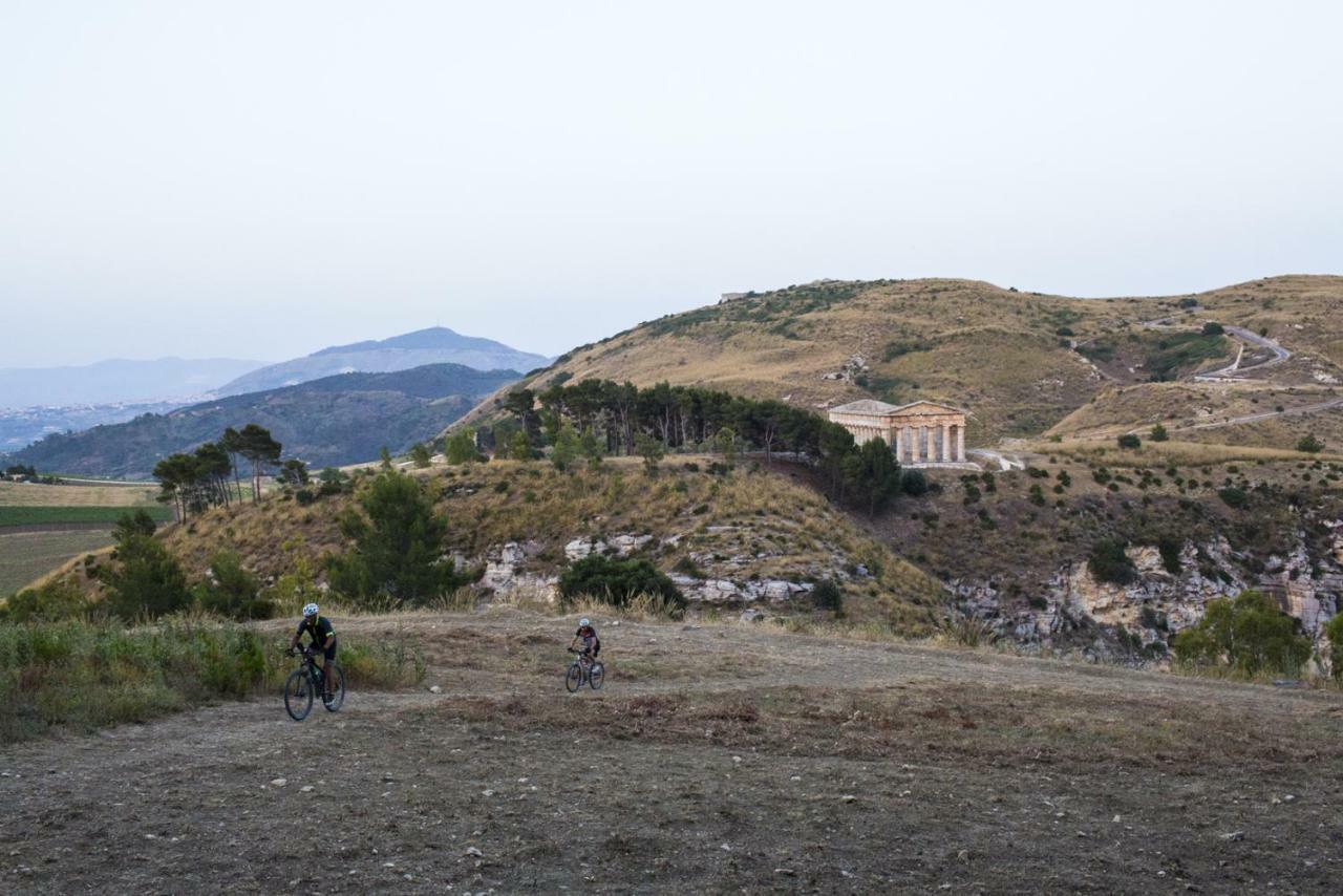 La Dimora Di Segesta B&B 칼라타피미 외부 사진