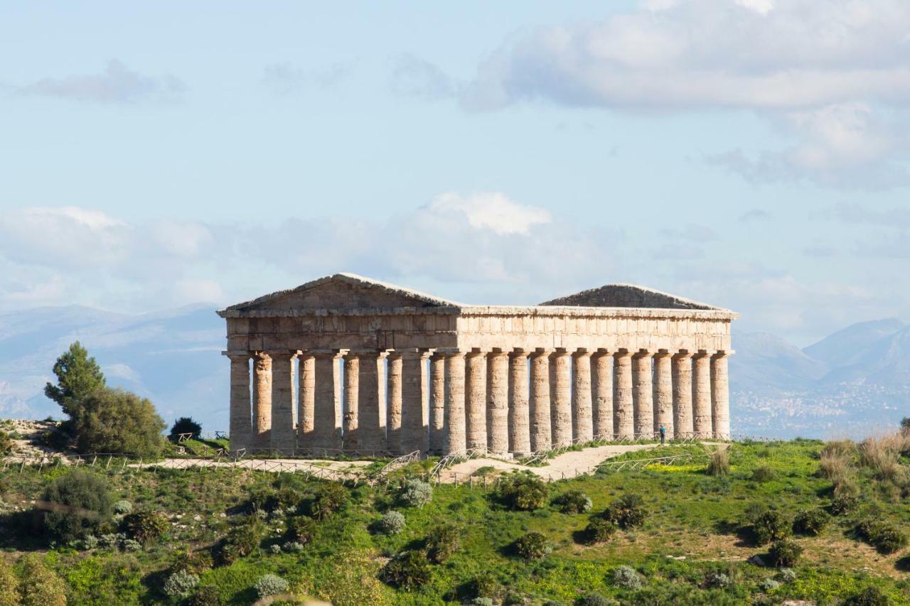La Dimora Di Segesta B&B 칼라타피미 외부 사진